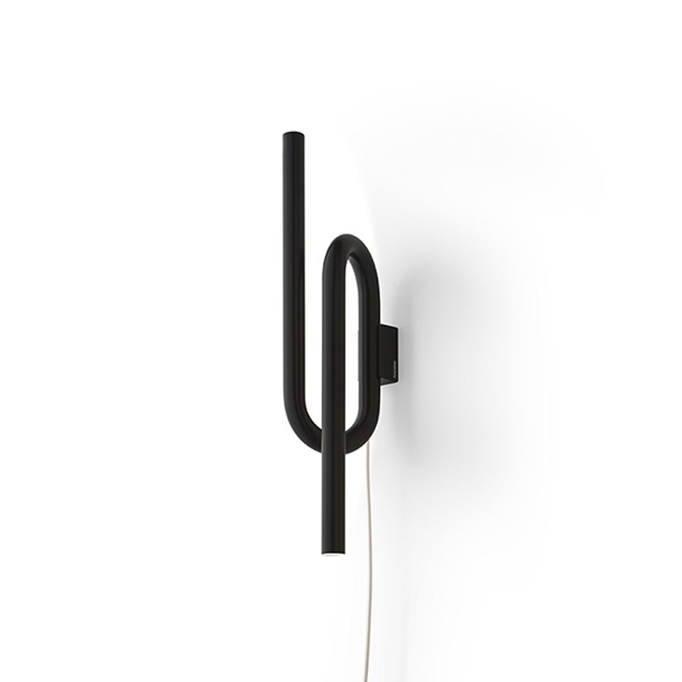 Tobia_LED_Parete_con_spina_N1